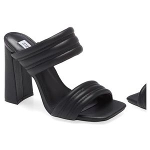 Steve Madden Tahani sandals. Color black. Size  6.5